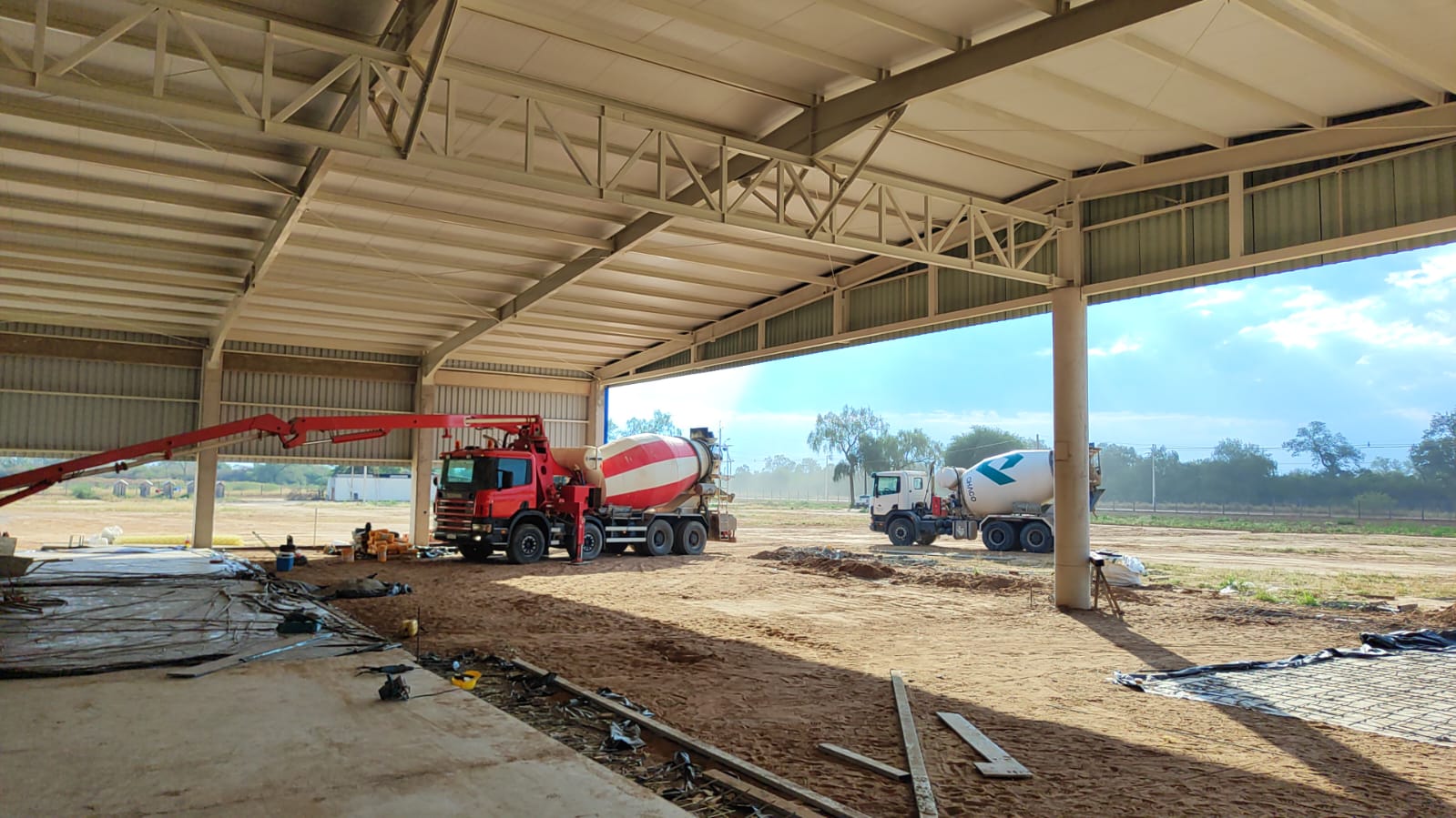 Dos mixers de HEC preparados para operacion